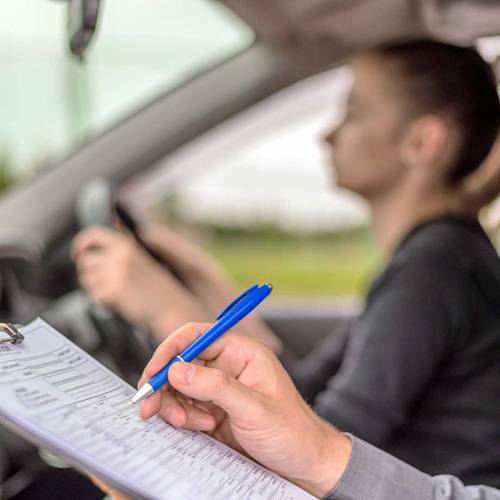 Jak rozmawiać z egzaminatorem? Psychologia stresu w dniu egzaminu