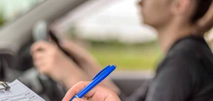 Jak rozmawiać z egzaminatorem? Psychologia stresu w dniu egzaminu